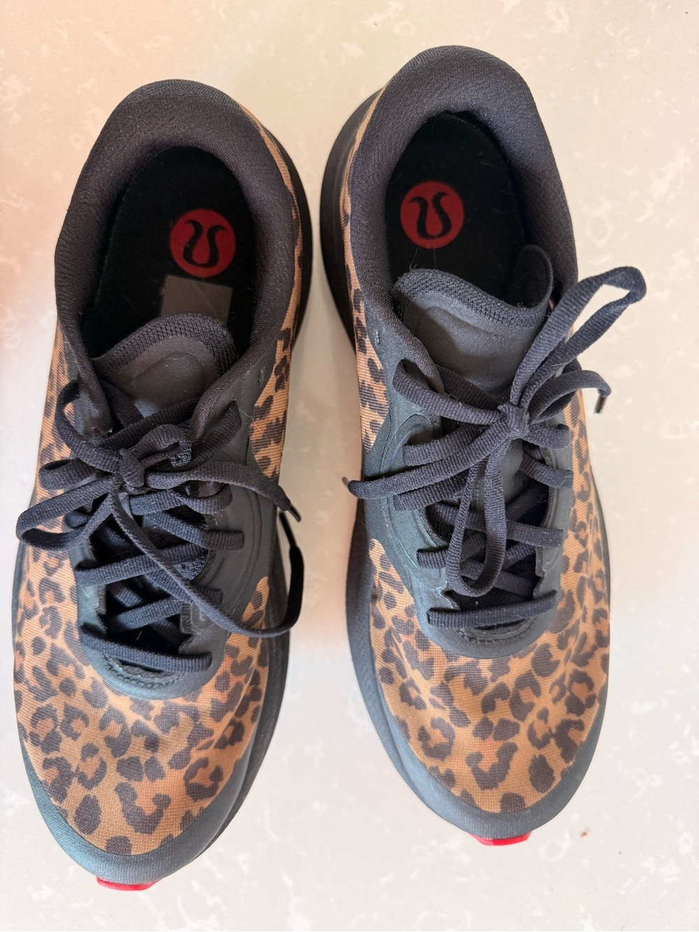 Lululemon split shift runners - Picture 4 of 5